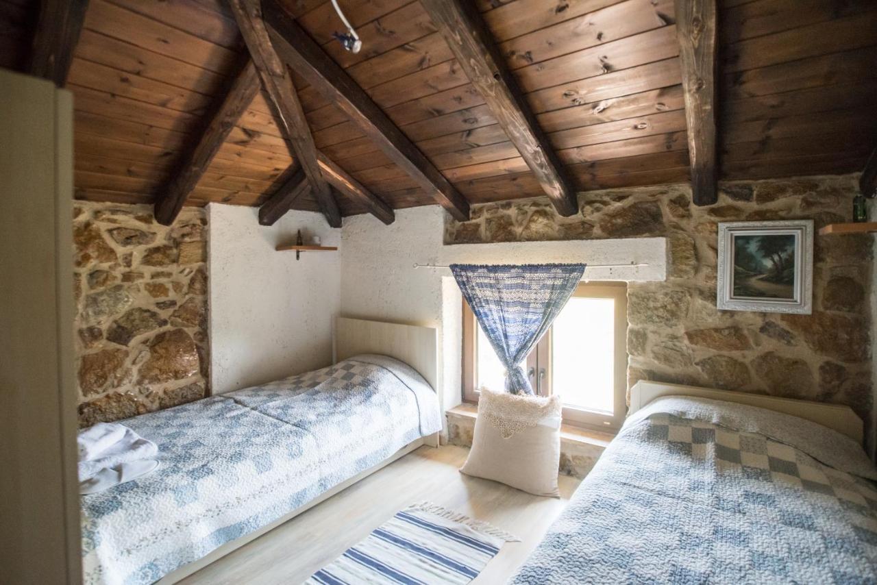 Stone Villas Неа Рода Екстериор снимка